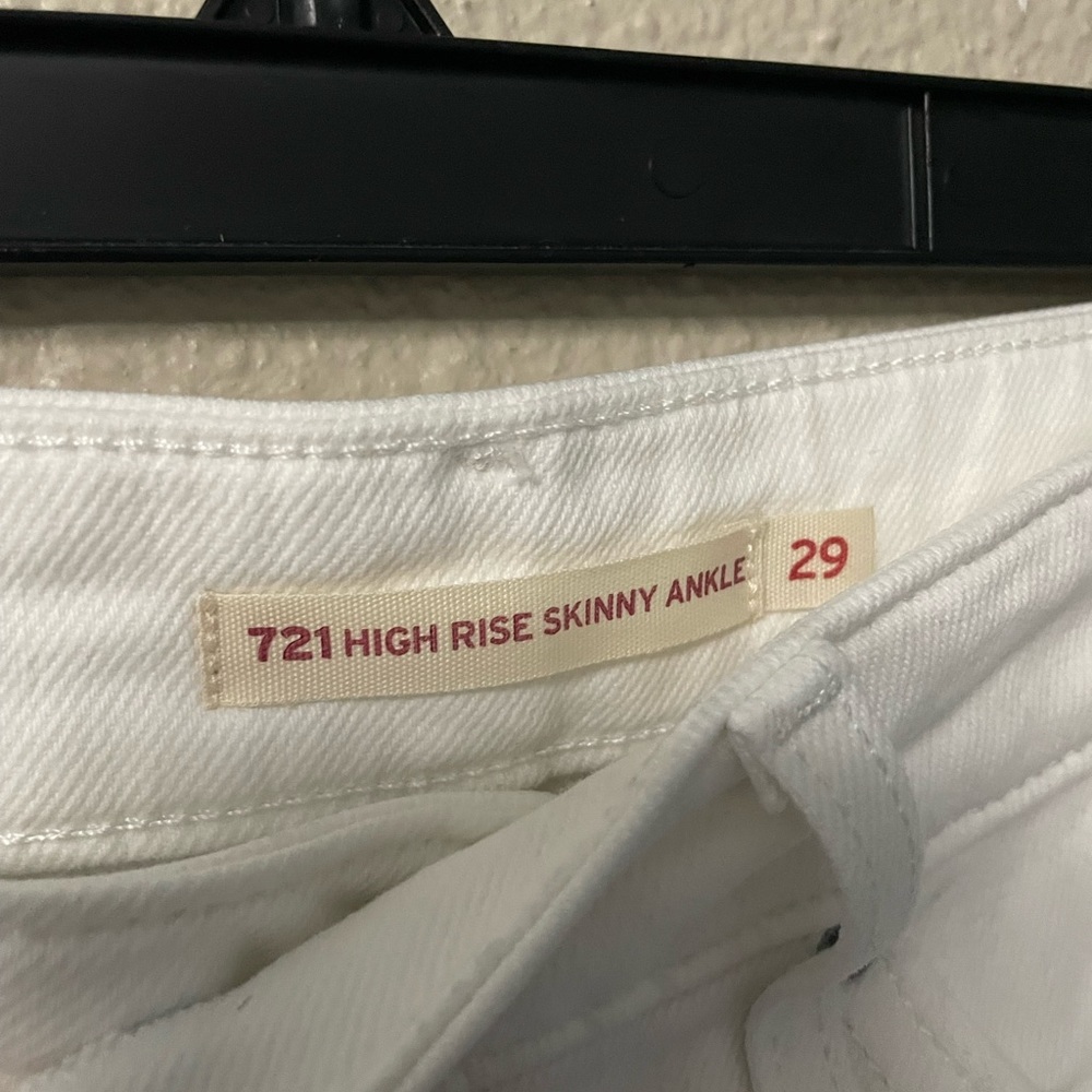 Womens Levi jeans